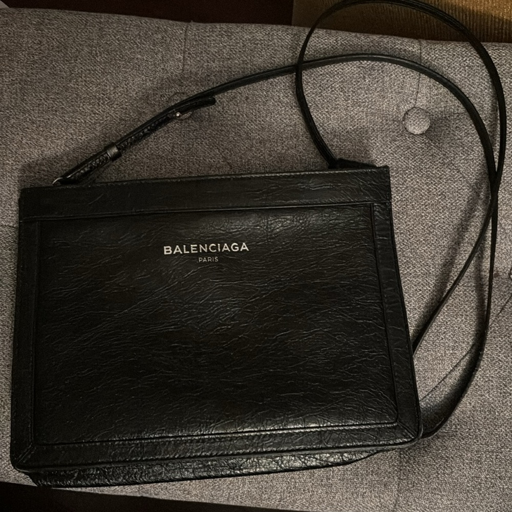 Balenciaga side bag 🖤 MAKE ANY OFFER